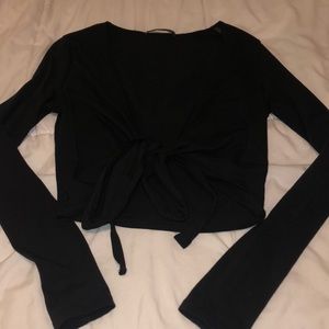 Black long sleeve crop top